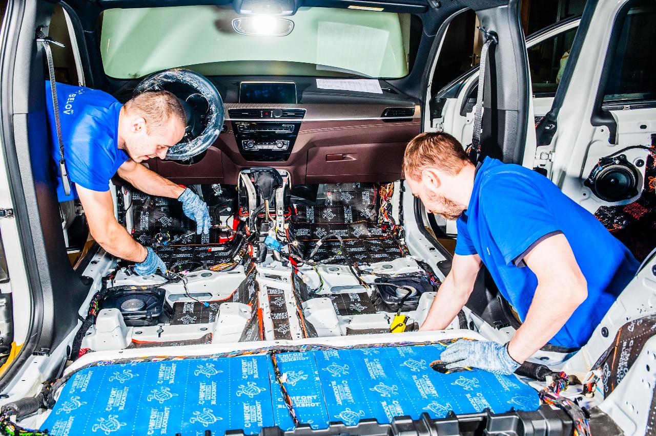 Шумоизолция пола салона BMW X2