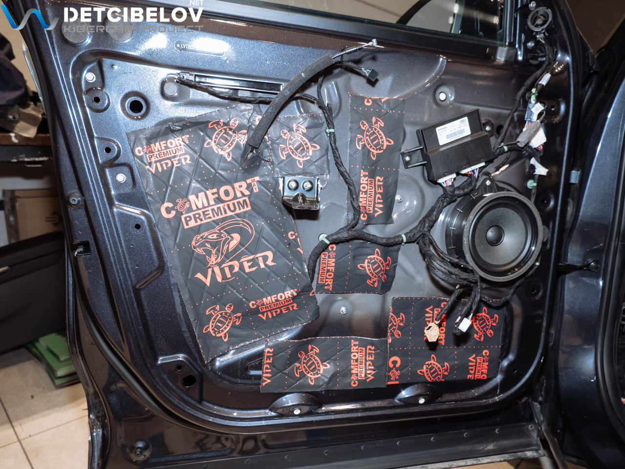 Шумоизоляция дверей Exeed