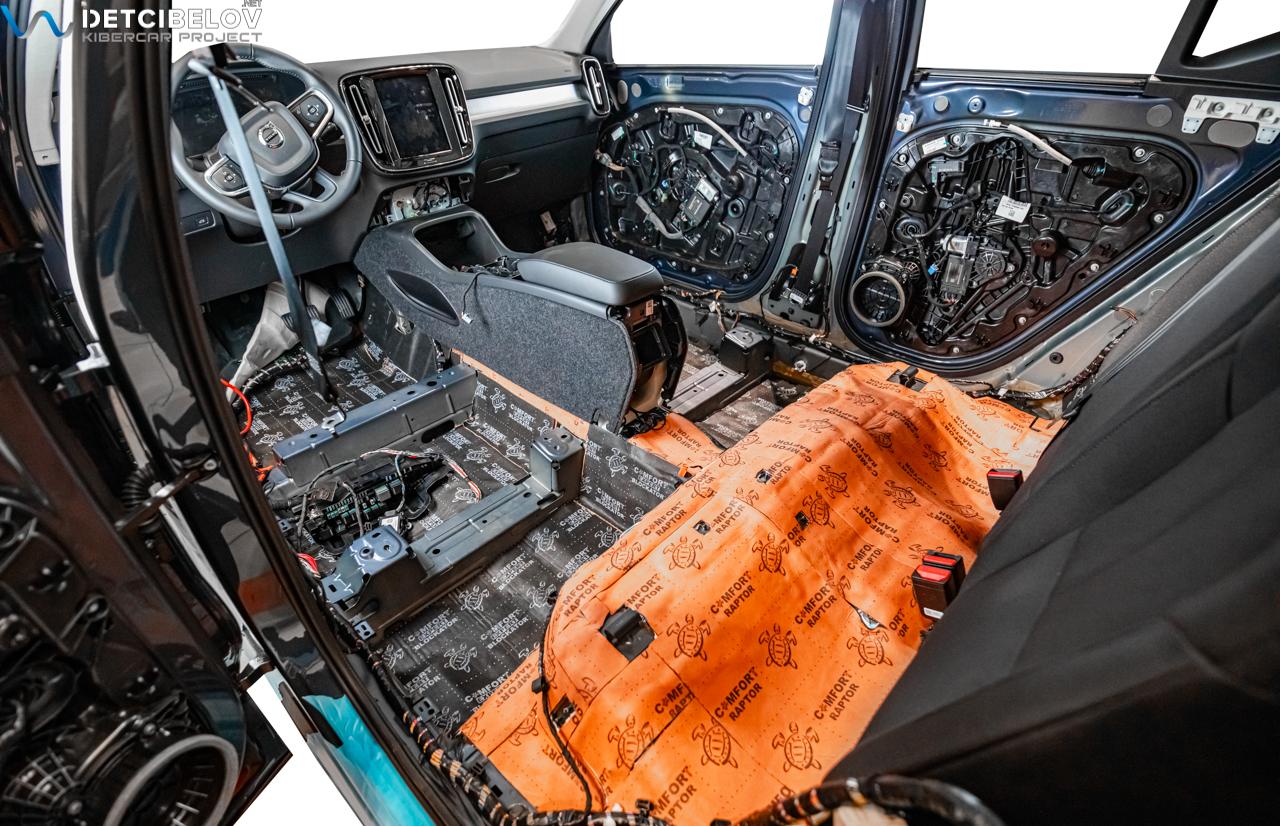 Процесс шумоизоляции салона Volvo XC40