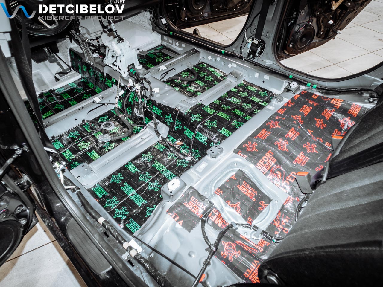 Процесс шумоизоляции салона Mazda 6