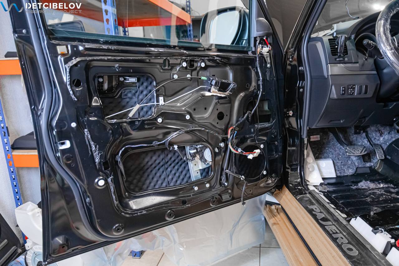 Шумоизоляция дверей Mitsubishi