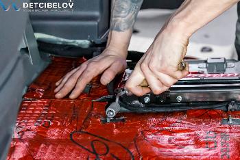 Hongqi HQ9: шумоизоляция STP Максимум