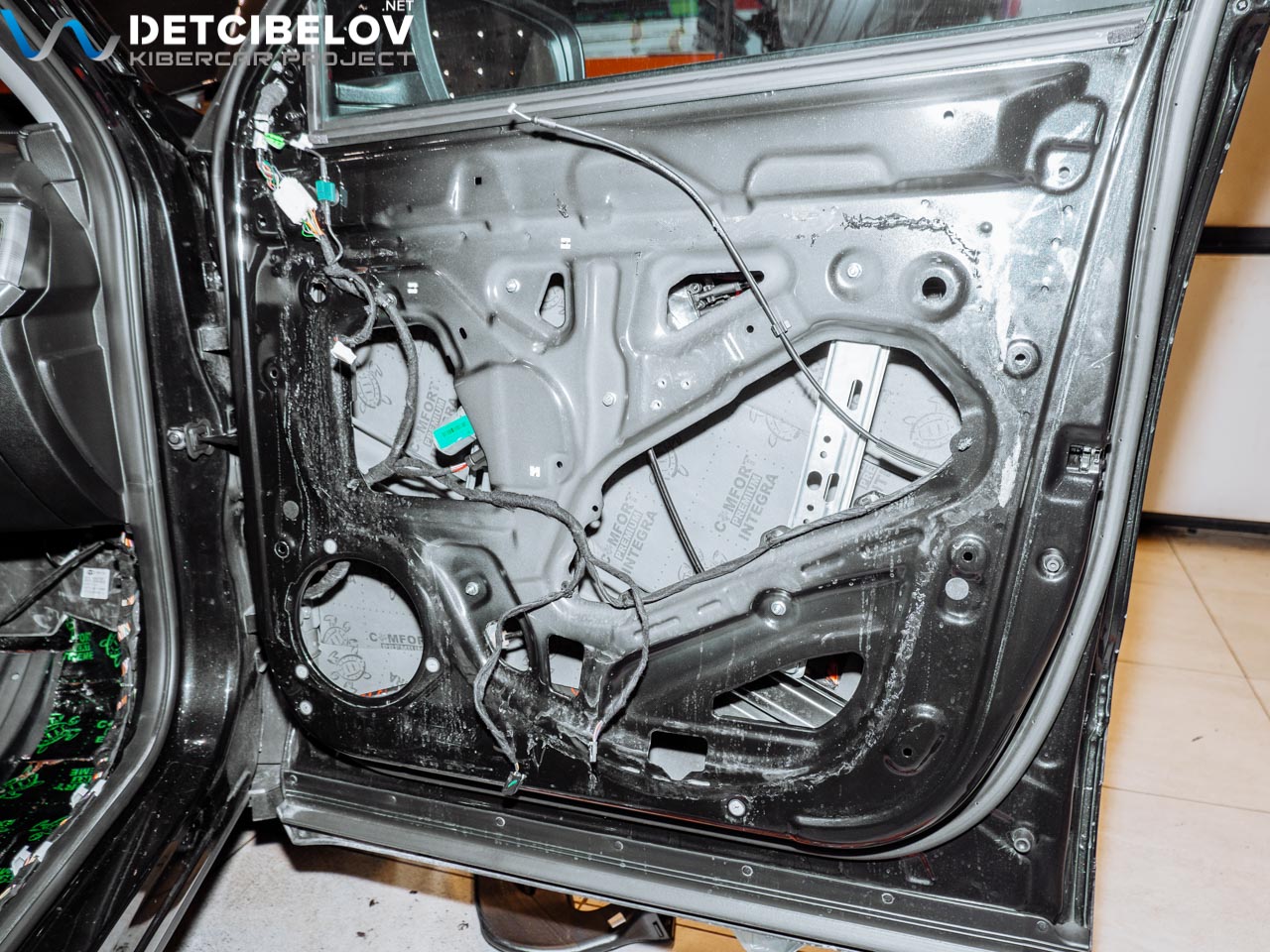 Шумоизоляция передних дверей