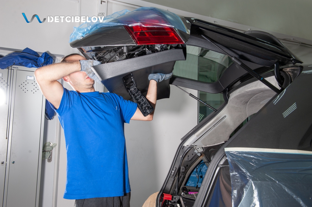 Шумоизолция багажника Audi Q7 II поколение (4M)