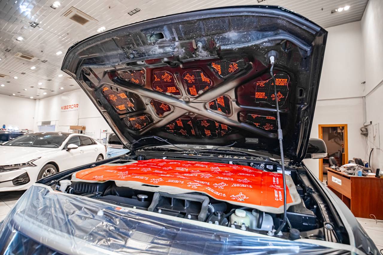 Шумоизоляция капота Mitsubishi