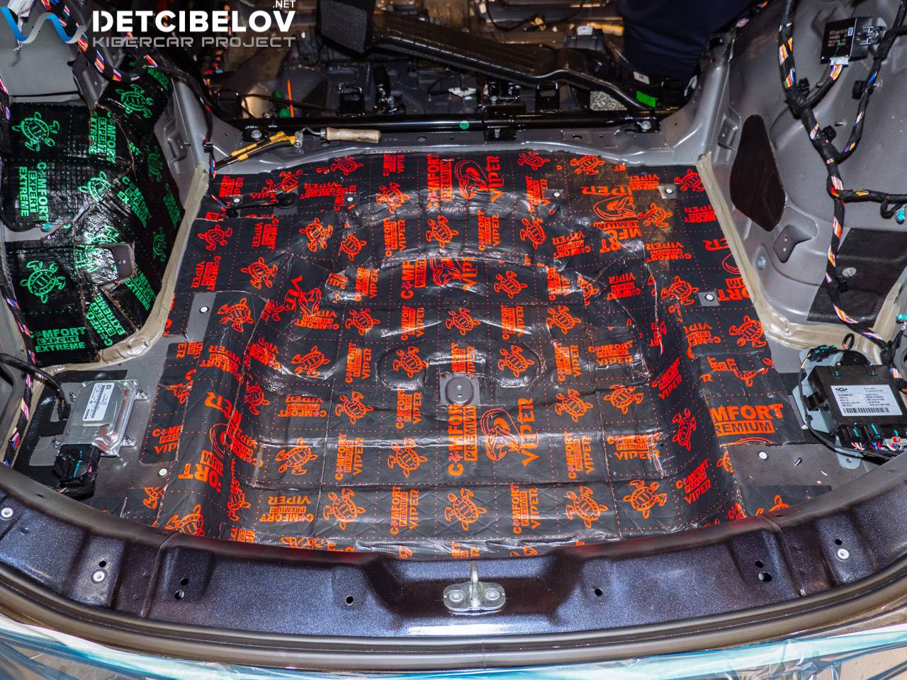 Процесс шумоизоляции салона Exeed