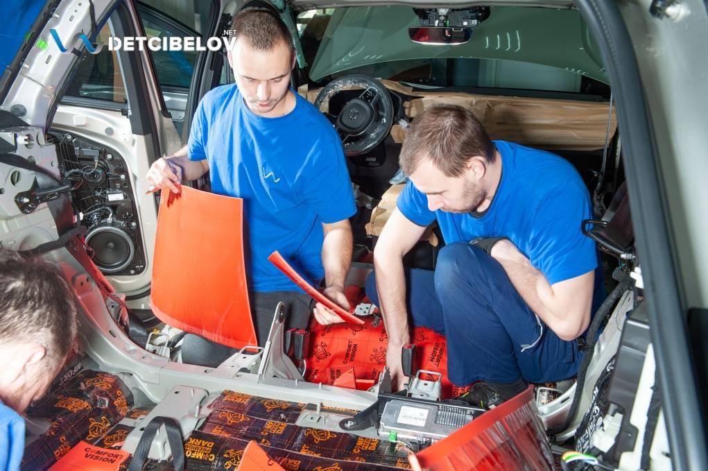 Процесс шумоизоляции салона Volvo XC60