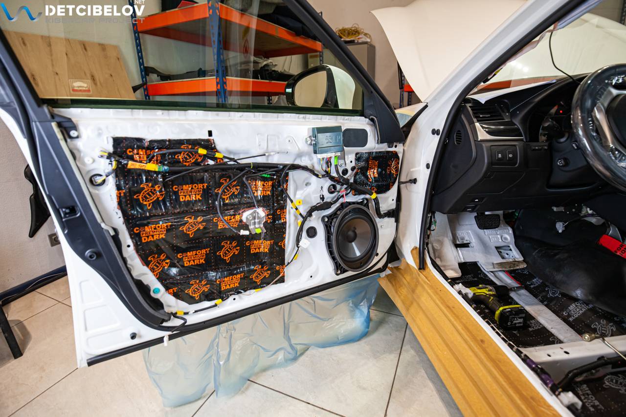 Шумоизоляция дверей Lexus