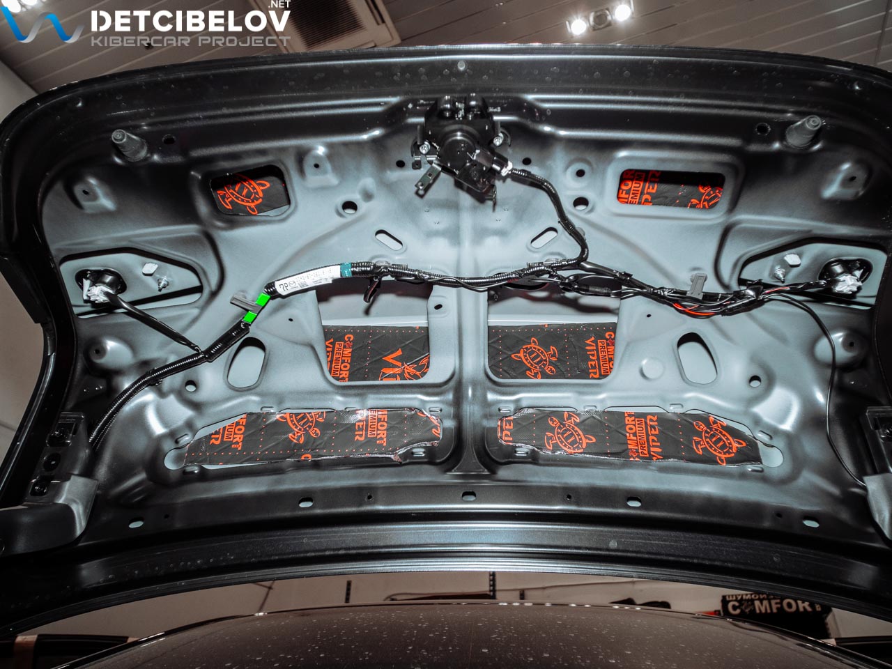 Шумоизоляция багажника Mazda