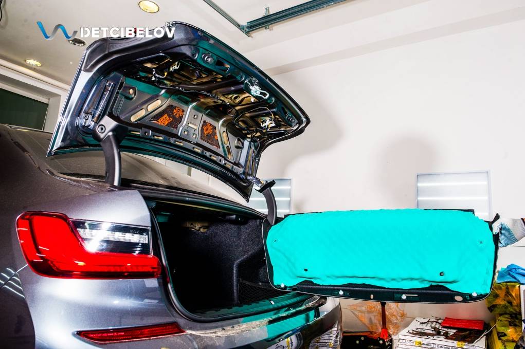 Шумоизоляция багажника BMW