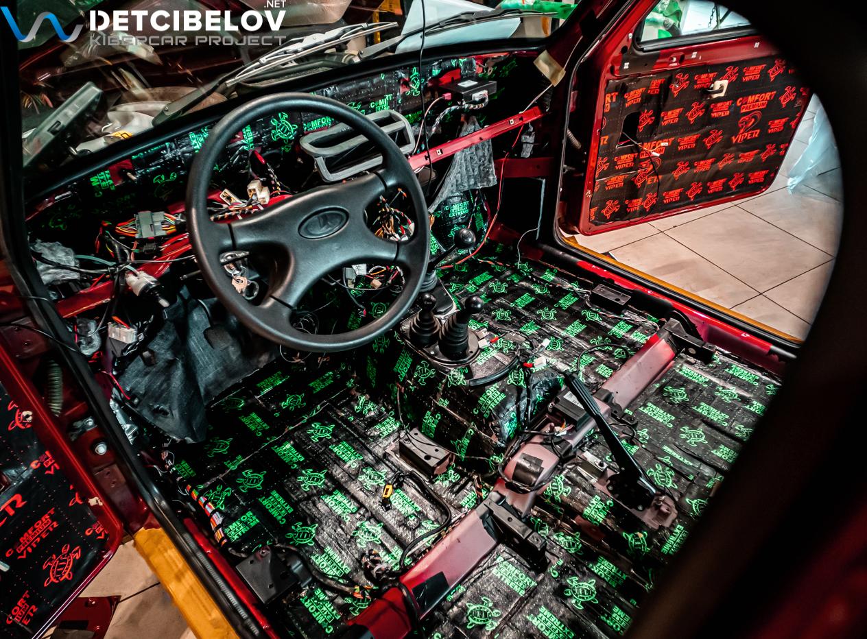 Процесс шумоизоляции салона LADA