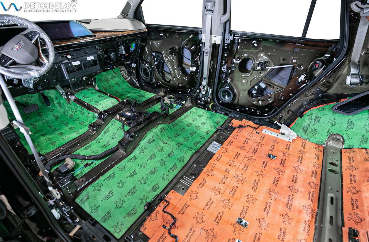 Процесс шумоизоляции салона Cadillac Escalade