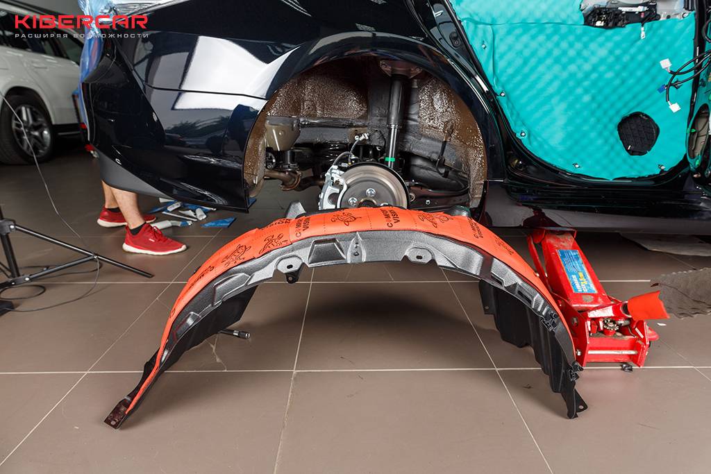 Шумоизоляция колесных арок Toyota