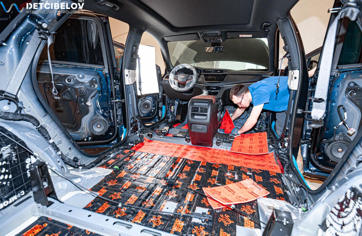 Процесс шумоизоляции салона Cadillac XT5 I поколение Рестайлинг
