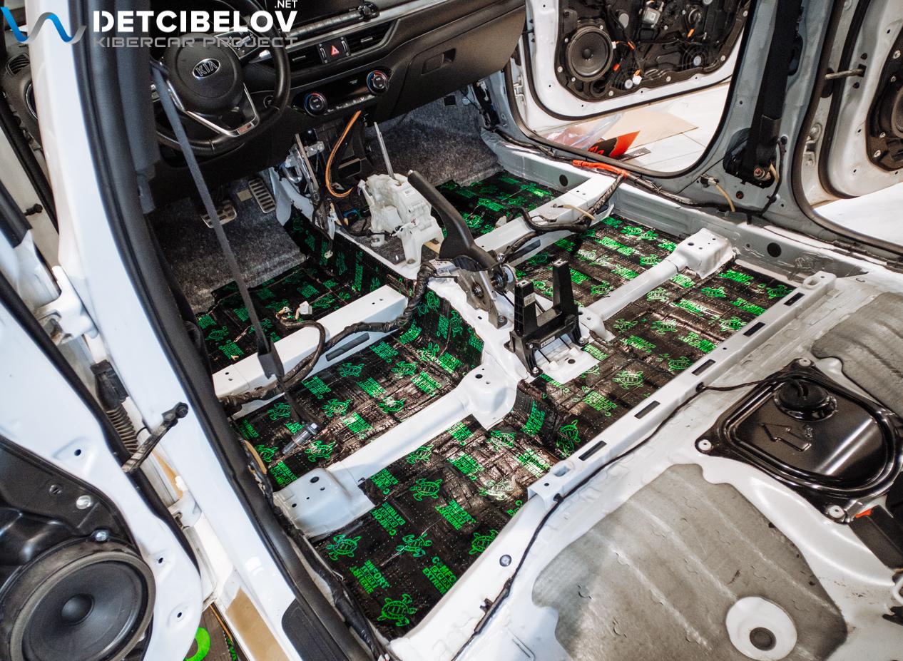 Процесс шумоизоляции салона Kia