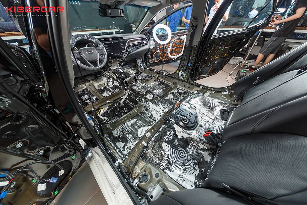 Шумоизоляция пола Toyota
