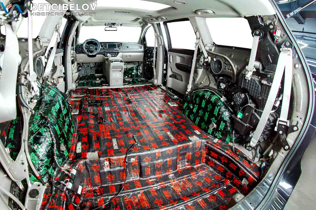 Процесс шумоизоляции салона Kia Carnival