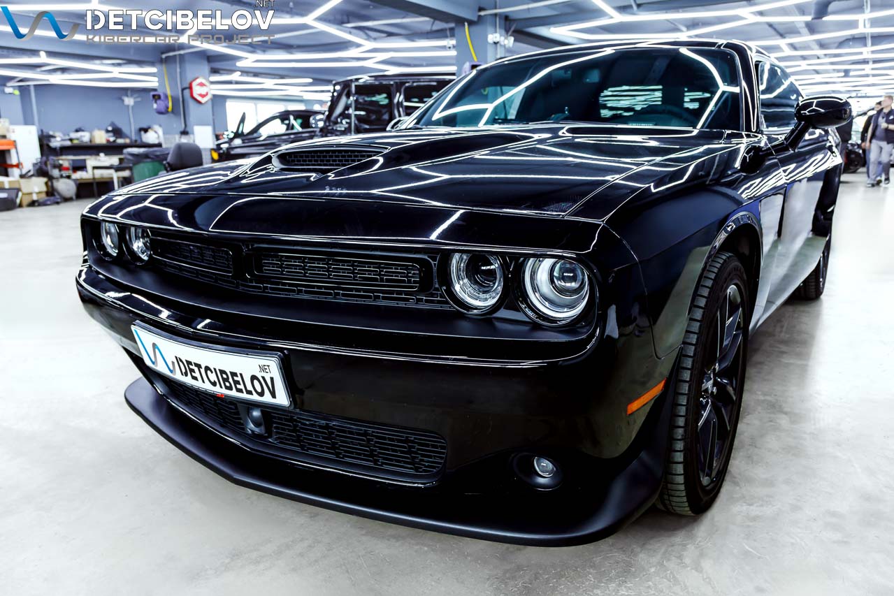 Dodge Challenger.jpg