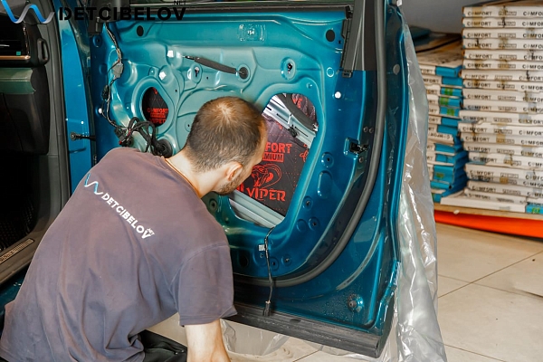 Шумоизоляция передних дверей