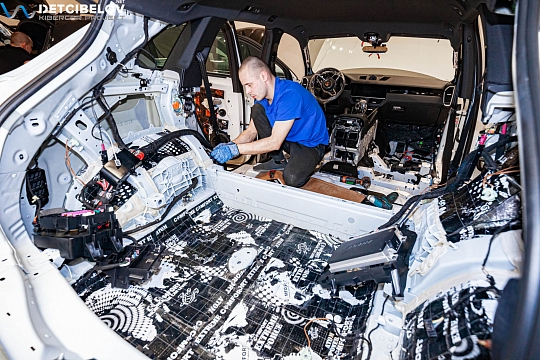 Пол, внутренние арки, багажник